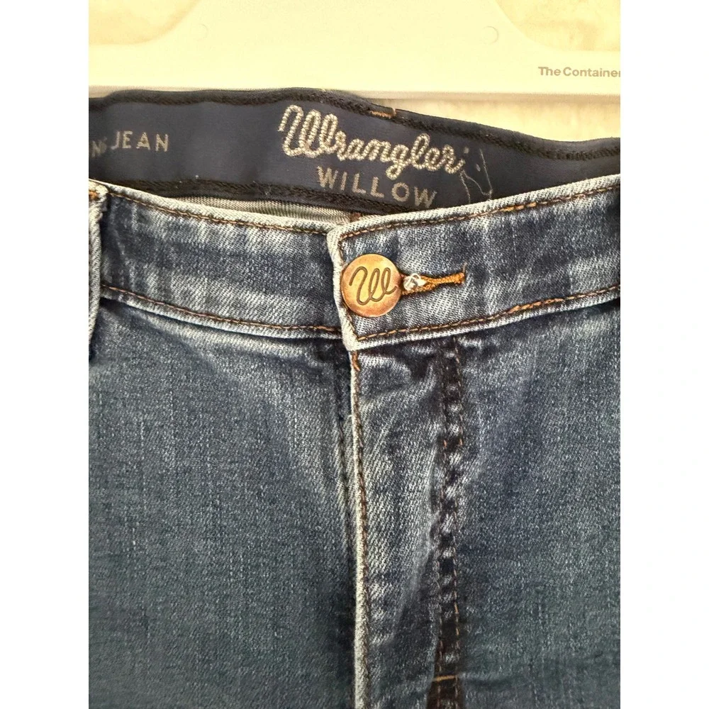 Wrangler Willow Mid Rise Straight Leg Jeans‎ Medium Wash Blue Denim Womens 30x31